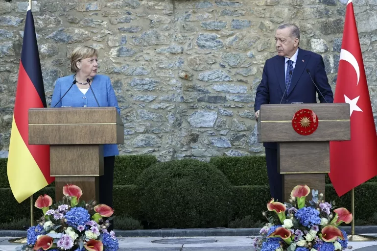 Cumhurbaşkanı Erdoğan'la Merkel'i güldüren 'başkanlık' diyaloğu
