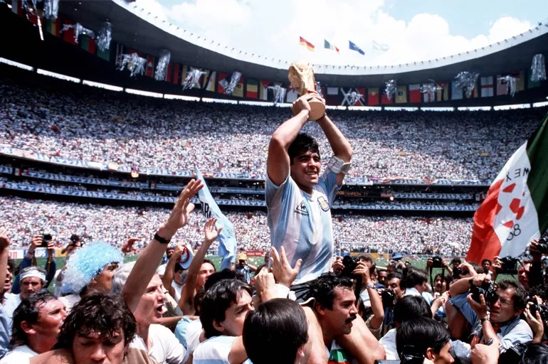 Dünya devleri Maradona için Arabistan'a gidiyor