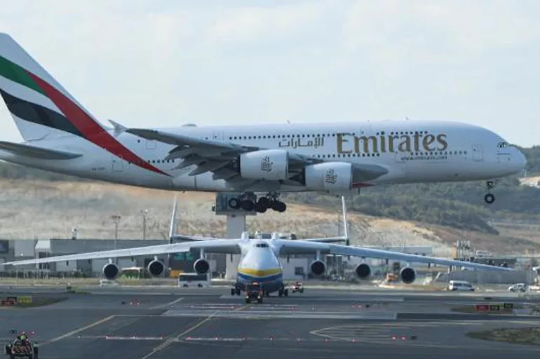 Dünyanın en büyük uçağı İstanbul Havalimanı'na acil iniş yaptı
