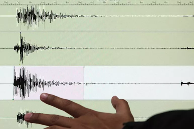 Endonezya'da korkutan deprem! Can kaybı ve yaralılar var