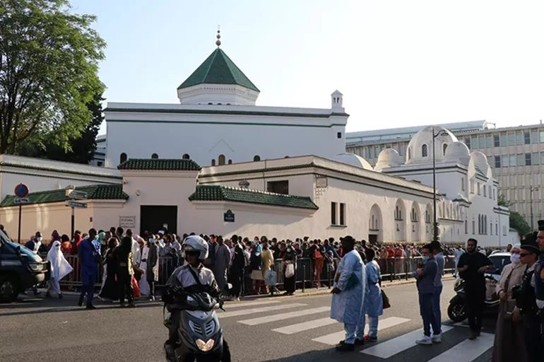 Fransa bir camiyi daha kapatma kararı aldı