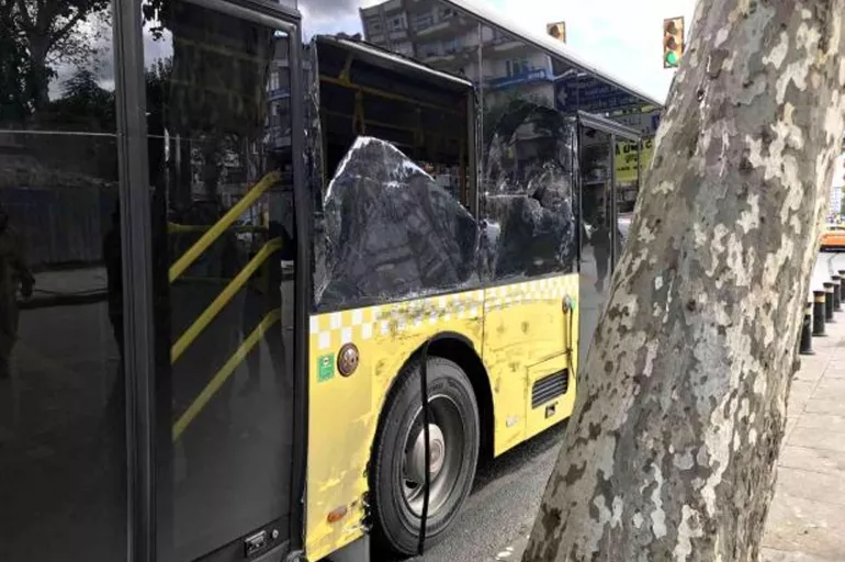 İETT kazalarının sonu gelmiyor! 2 otobüs çarpıştı: Yaralılar var