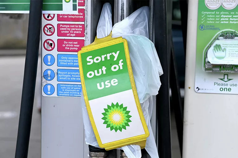 İngiltere'de benzin fiyatı rekor seviyede