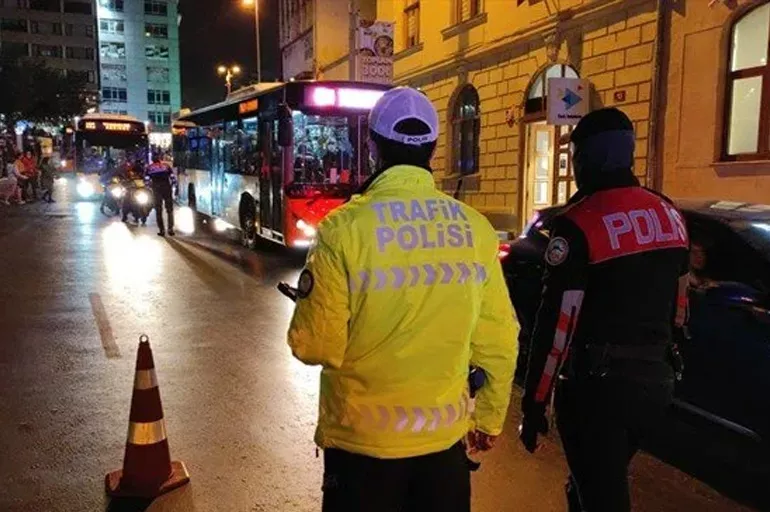 İstanbul'da asayiş uygulaması! 449 aranan şüpheli yakalandı