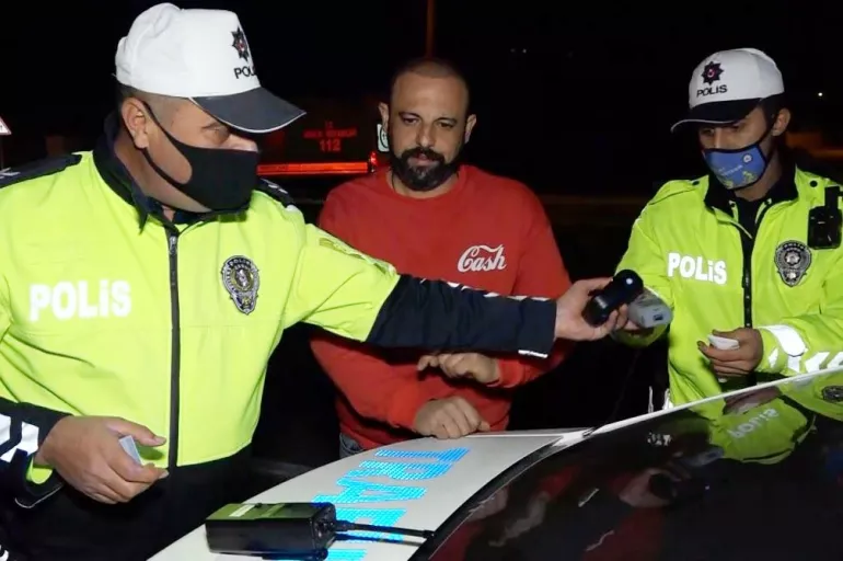 Kaza yapan ehliyetsiz sürücüden polise 'pes' dedirten soru