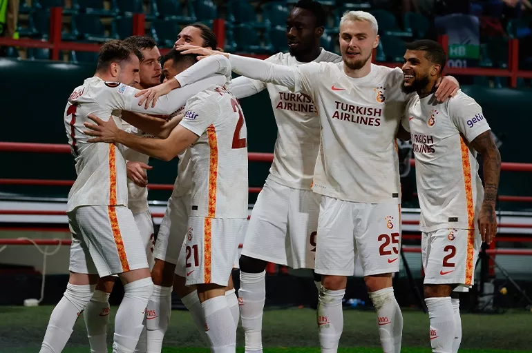 Galatasaray Moskova'da kazanarak liderliğini sürdürdü