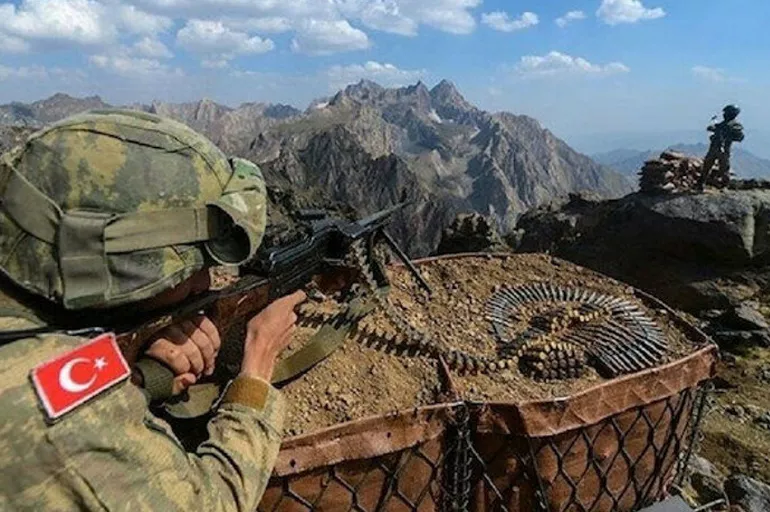 PKK'dan kaçan bir terörist daha teslim oldu