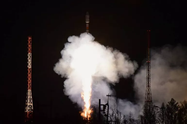 Rusya'nın 36 OneWeb uydusu uzaya fırlatıldı