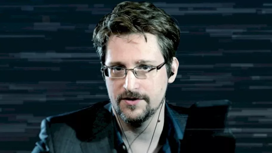 Snowden: Her şey çöktü... Artık dünya daha huzurlu bir yer