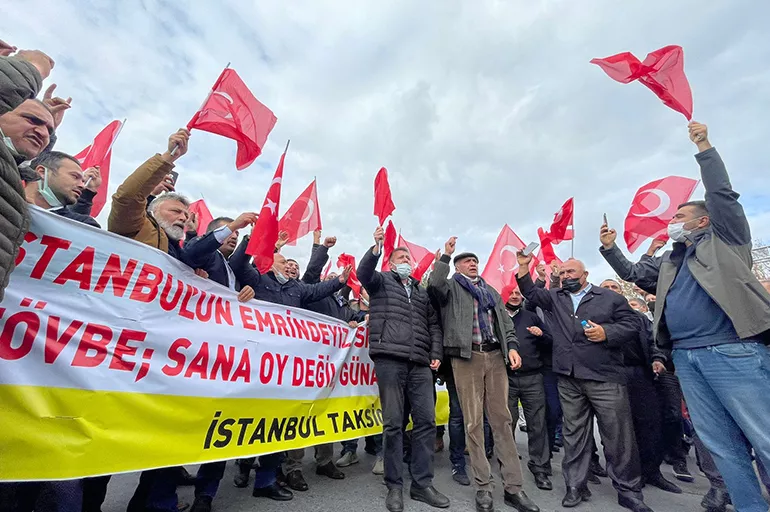 Son dakika: İstanbul'da taksicilerden İmamoğlu'na protesto