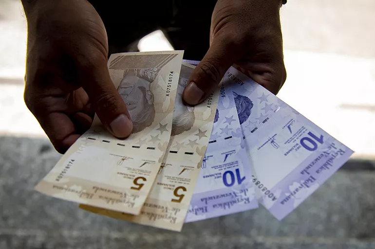 Venezuella para biriminde değişiklik: 6 sıfır silindi