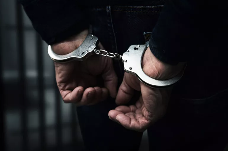 Afyonkarahisar'da sosyal medyadan 43 kişiyi dolandıran 2 kişi tutuklandı