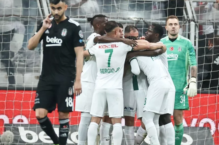 Beşiktaş hezimet yaşıyor! Giresunspor'dan tam 4 gol yediler... Sergen Yalçın sahaya geri dönmedi