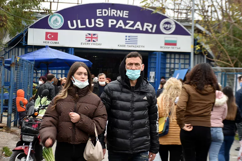 Bulgar turistler Edirne esnafını güldürdü! Kişi başı 500 euro harcıyorlar