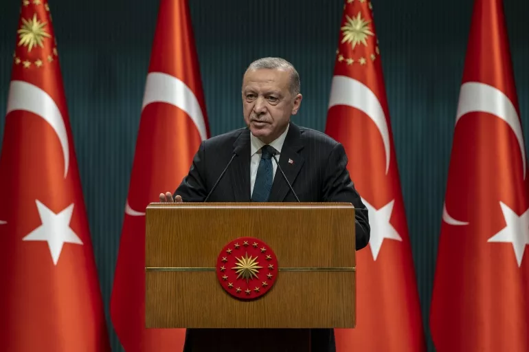 Cumhurbaşkanı Erdoğan'dan gençlere çağrı: Kartallara bakın akbabalara değil