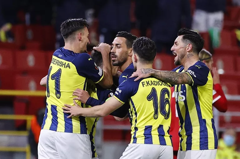 Fenerbahçe Kayserispor'u yenerek çıkışa geçmek istiyor