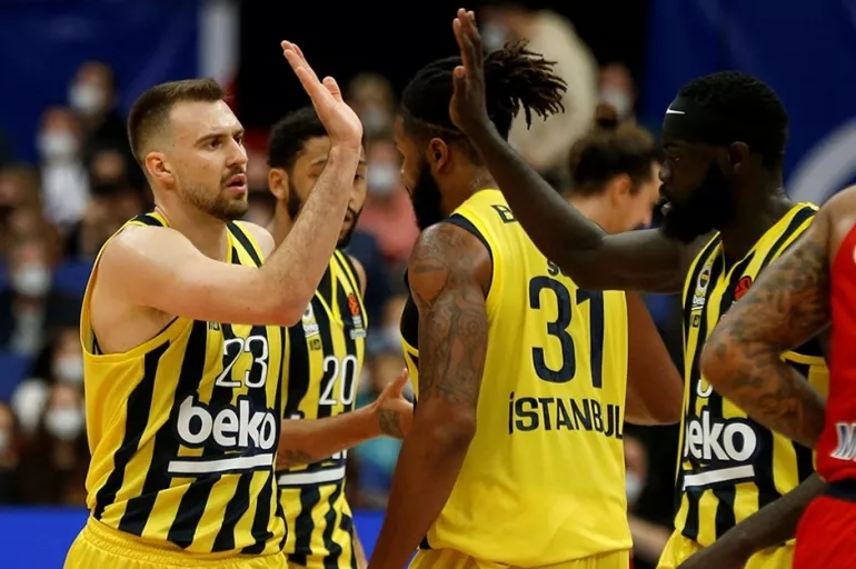 Fenerbahçe Beko Rusya'da CSKA'yı paramparça etti