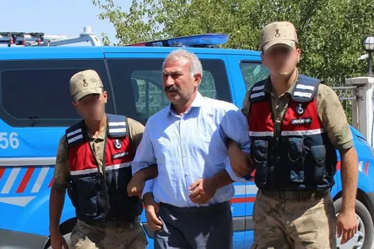 HDP'li Eski Belediye Başkanı yurt dışına kaçarken yakalandı