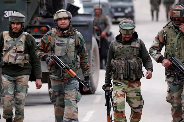 Hindistan işgali altındaki Keşmir'e binlerce asker takviye ediyor