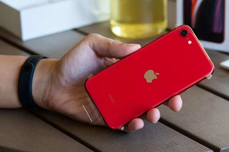 iPhone fiyatları rekor kırdı! 43 bin liradan satışa çıkıyor