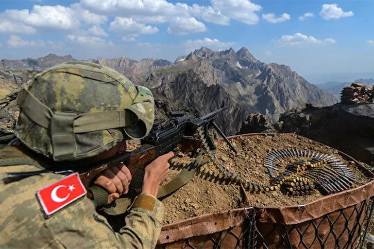 Son dakika! 9 PKK/YPG'li terörist etkisiz hale getirildi