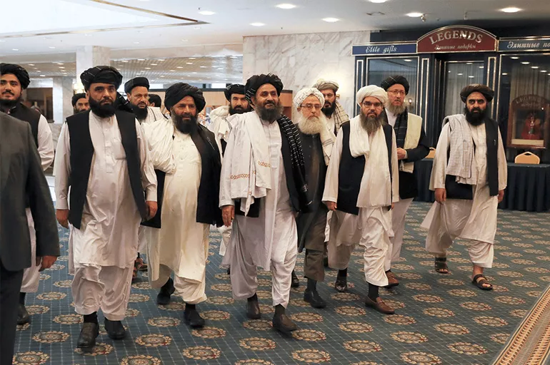 Taliban yönetimi Kabil'de pasaport dağıtımını durdurdu