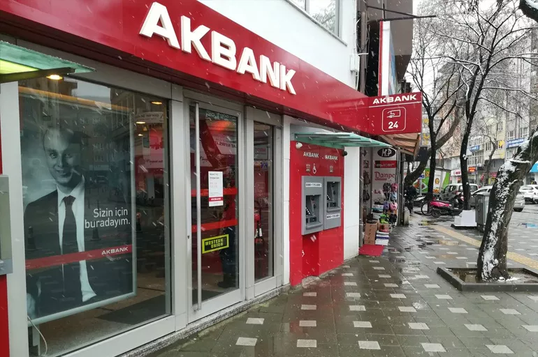 Akbank'tan tarihe geçen kampanya! Alışveriş yaptıktan sonra bu mesajı atmayı unutmayın