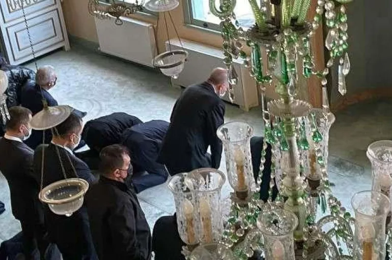 Cumhurbaşkanı Erdoğan cuma namazını Yahya Efendi Camii'nde kıldı