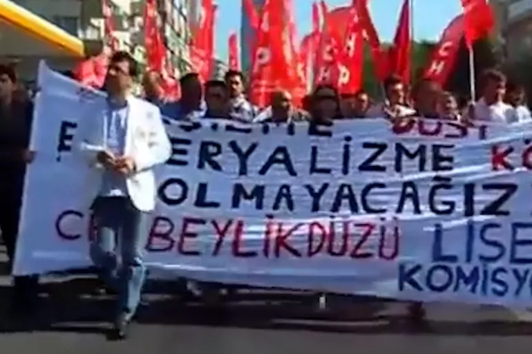Ekrem İmamoğlu'nun DHKP-C marşıyla yürüdüğü anlar ortaya çıktı!