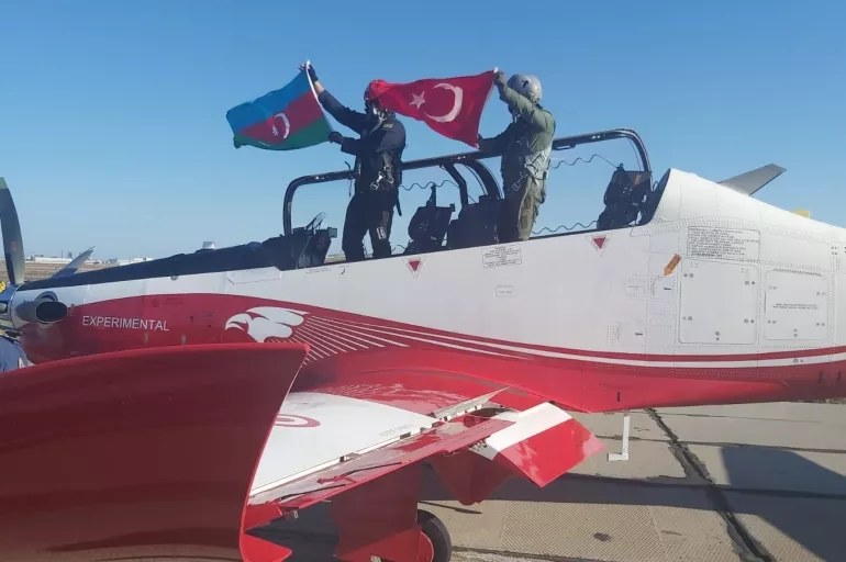 HÜRKUŞ Azerbaycan yolunda! Deneme uçuşu yaptılar...