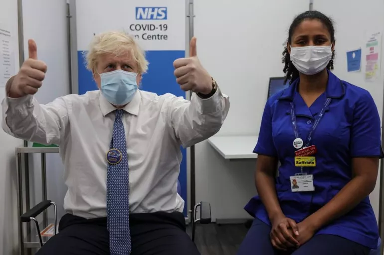 İngiltere Başbakanı Boris Johnson 3'üncü doz aşısını oldu