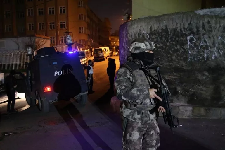 İstanbul'da DHKP-C terör örgütüne dev operasyon! 9 şüpheli yakalandı