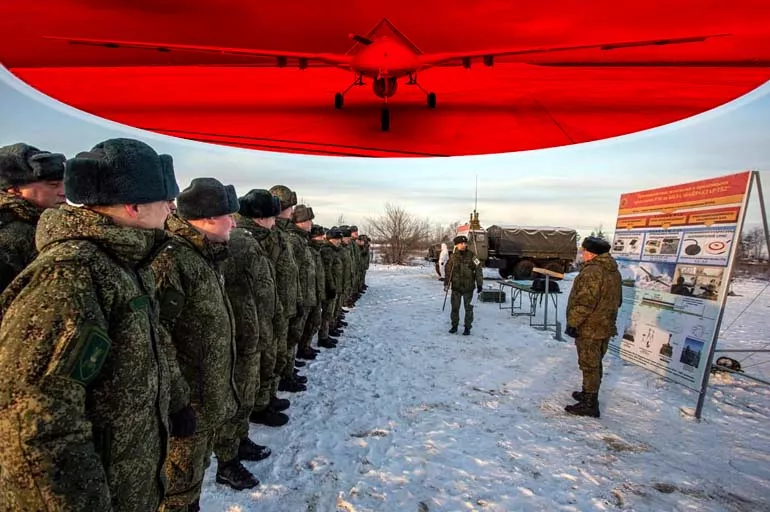 Rus askerleri cephe gerisinde sabah akşam Bayraktar TB2'yi çalışıyor!