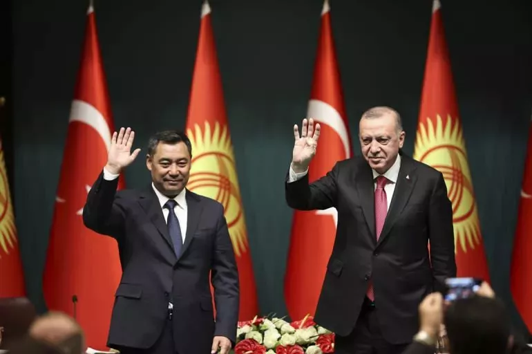 Son dakika: Cumhurbaşkanı Erdoğan Kırgızistan Cumhurbaşkan Caparov ile görüştü!