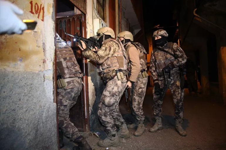 Son dakika: İstanbul'da DEAŞ'e operasyon! 14 şüpheli yakalandı
