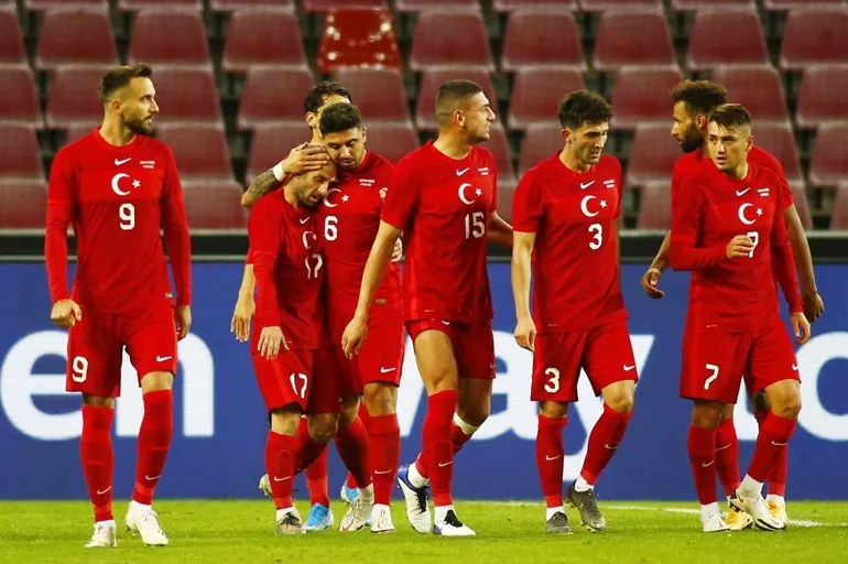 Trabzonspor sağ gösterip sol vurdu! A Milli Takım'ın yıldızı lidere imza attı