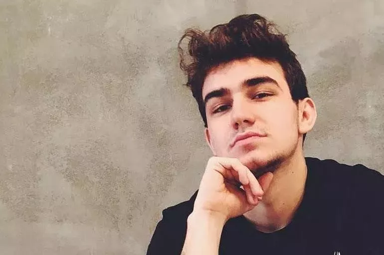 Youtuber Berkcan Güven'den acı haber! En yakını hayatını kaybetti