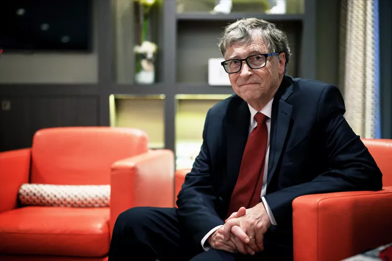 Bill Gates tarih vererek omicron varyantı uyarısı yaptı! İşte salgının sona ereceği tarih