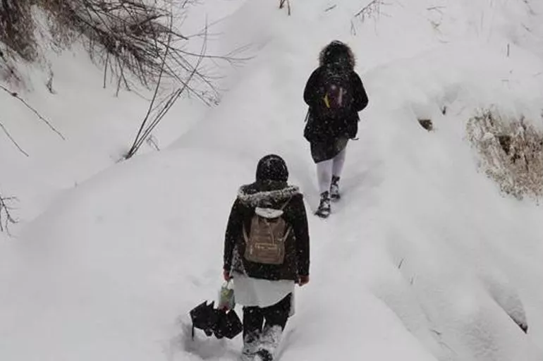 Bir ilde yoğun kar yağışı nedeniyle okullar tatil edildi