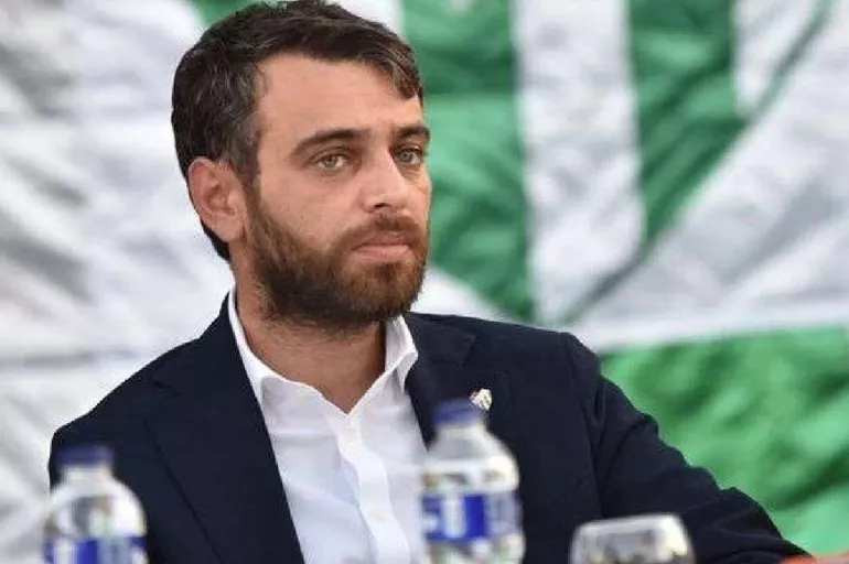 Bursaspor başkanı Emin Adanur istifa etti