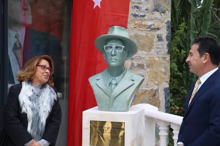 CHP'li Bodrum Belediyesi heykel açılış töreni düzenledi