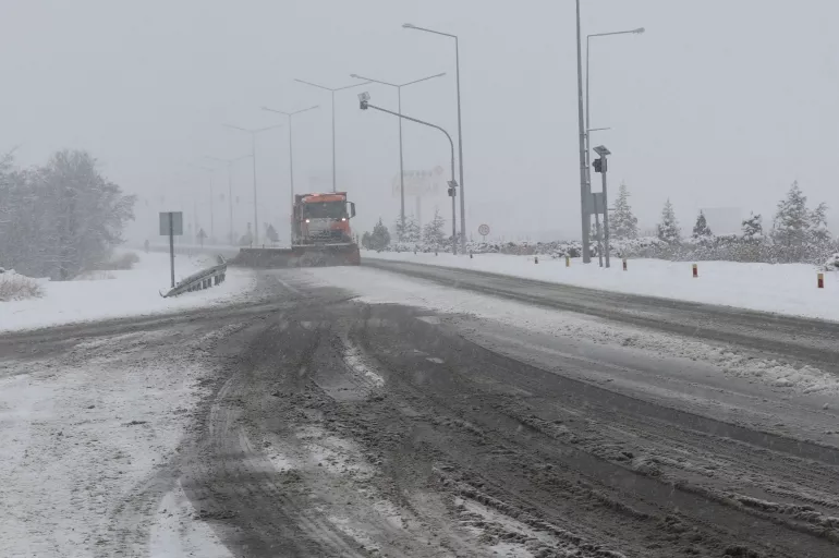 Erzurum ve Erzincan'da kar engeli! 94 köy yoluna ulaşım kapandı