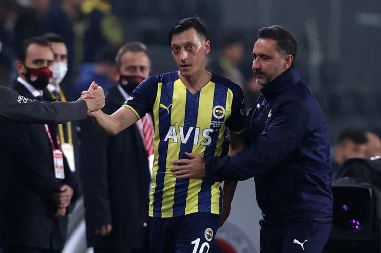 Fenerbahçe'nin kovduğu Vitor Pereira'ya Premier Lig'den dev talip