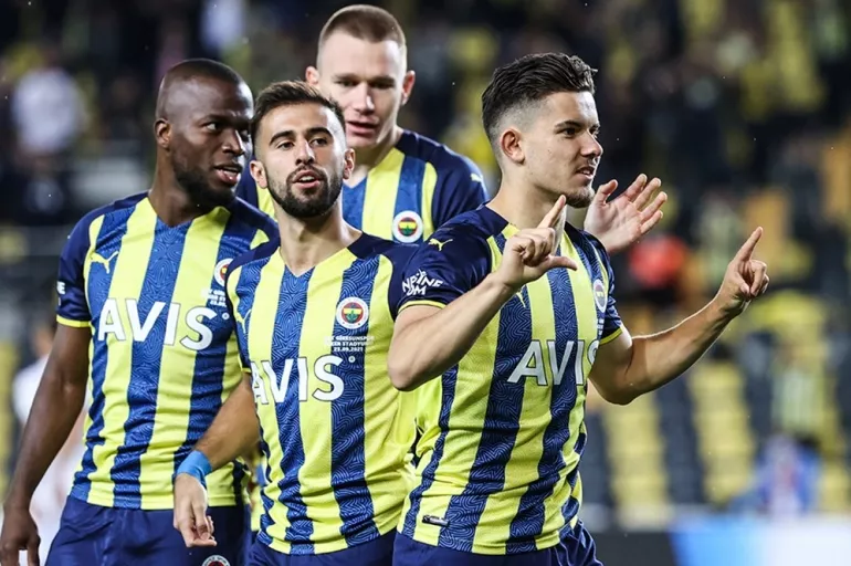 Fenerbahçe transferi bitirdi! Milli yıldız 5 yıllık imza atıyor