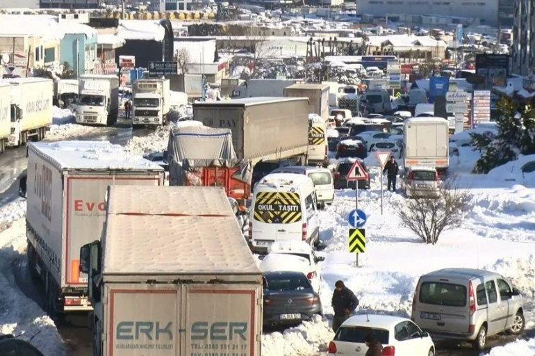 İstanbul Valisi'nden araç sahiplerine son dakika uyarısı