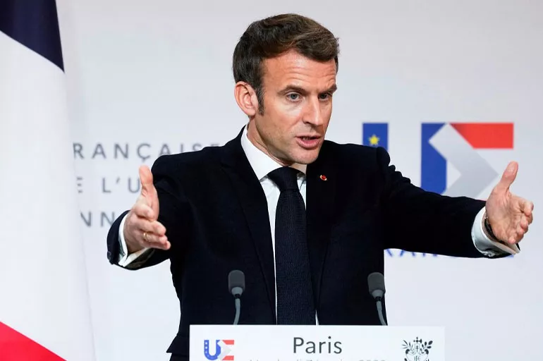 Macron'a gazetecilerden tepki! Sözünü tutmadı