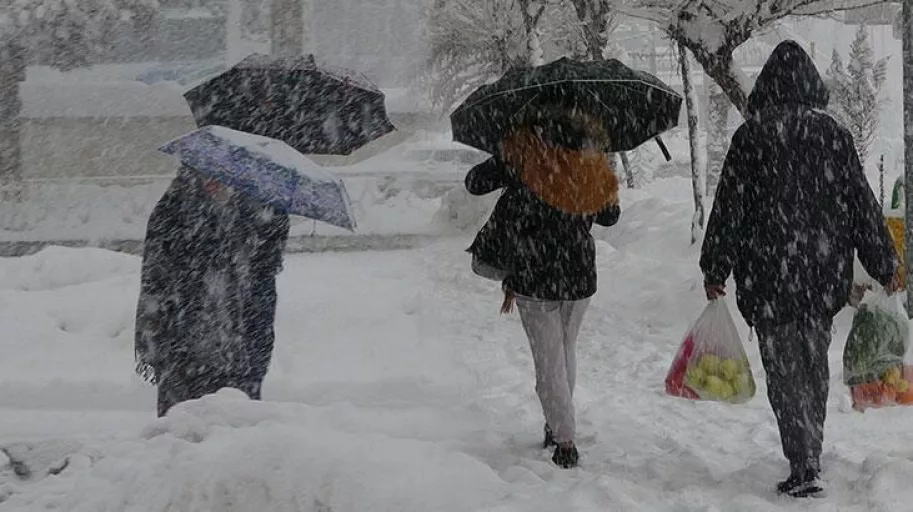 Meteoroloji son dakika olarak yayımladı! İstanbul dahil yoğun kar yağışı alarmı