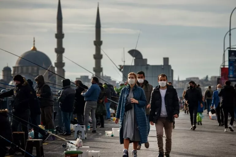 Omicron kabusu Türkiye'yi esir aldı yeni yasaklar gündemde! Bilim Kurulu'ndan son dakika toplantı kararı