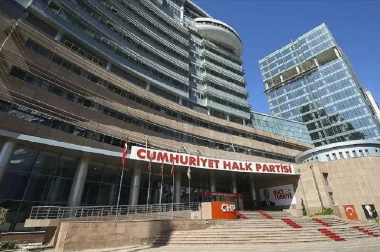 Son dakika: CHP Parti Meclisi'nden flaş karar! Kurultay 1 yıl ertelendi