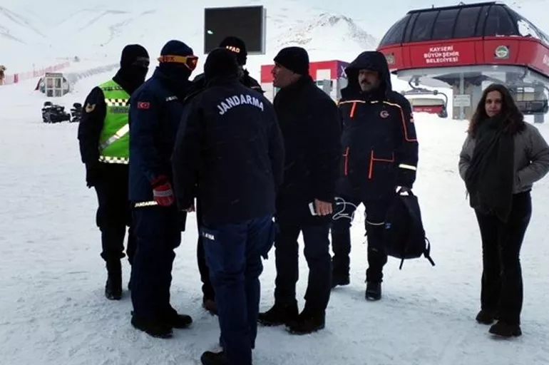 Son dakika! Erciyes Dağı'nda yaşanan Çığ felaketinde 3 dağcı mahsur kaldı! 1 kişi hayatını kaybetti